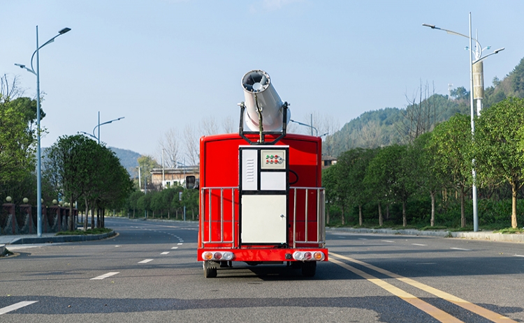 2座除塵車，道路降塵霧炮車